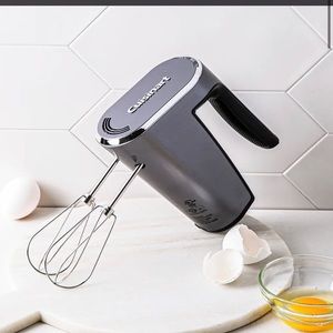 Cuisinart EVOLUTIONX™ CORDLESS RECHARGEABLE 5-SPEED HAND MIXER